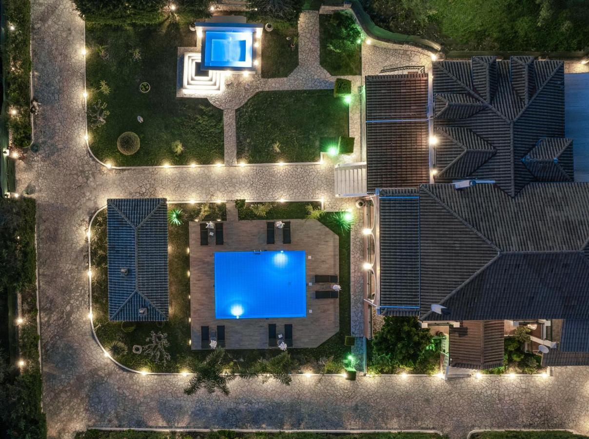 Amalthia Villa Mouzákion エクステリア 写真
