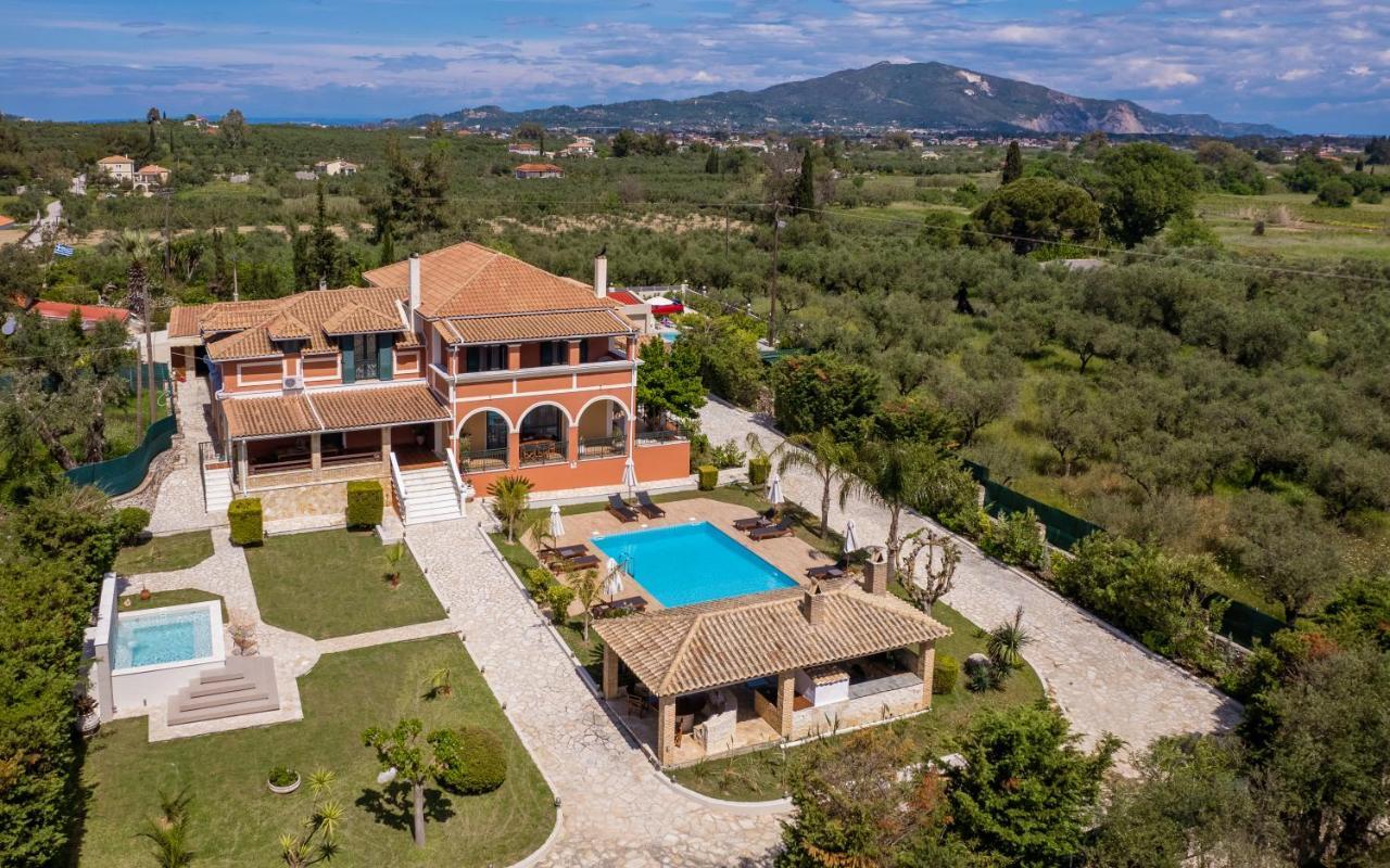 Amalthia Villa Mouzákion エクステリア 写真
