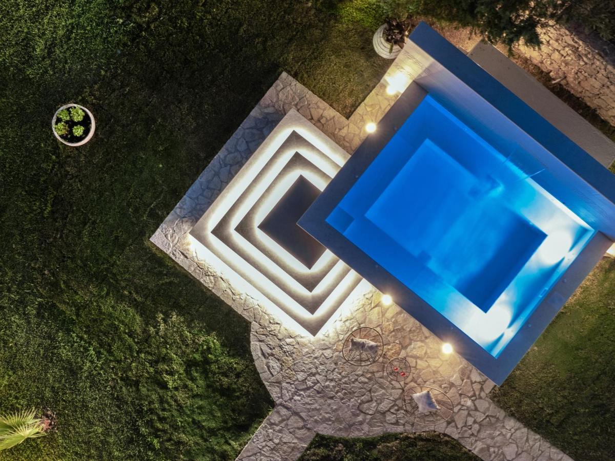 Amalthia Villa Mouzákion エクステリア 写真