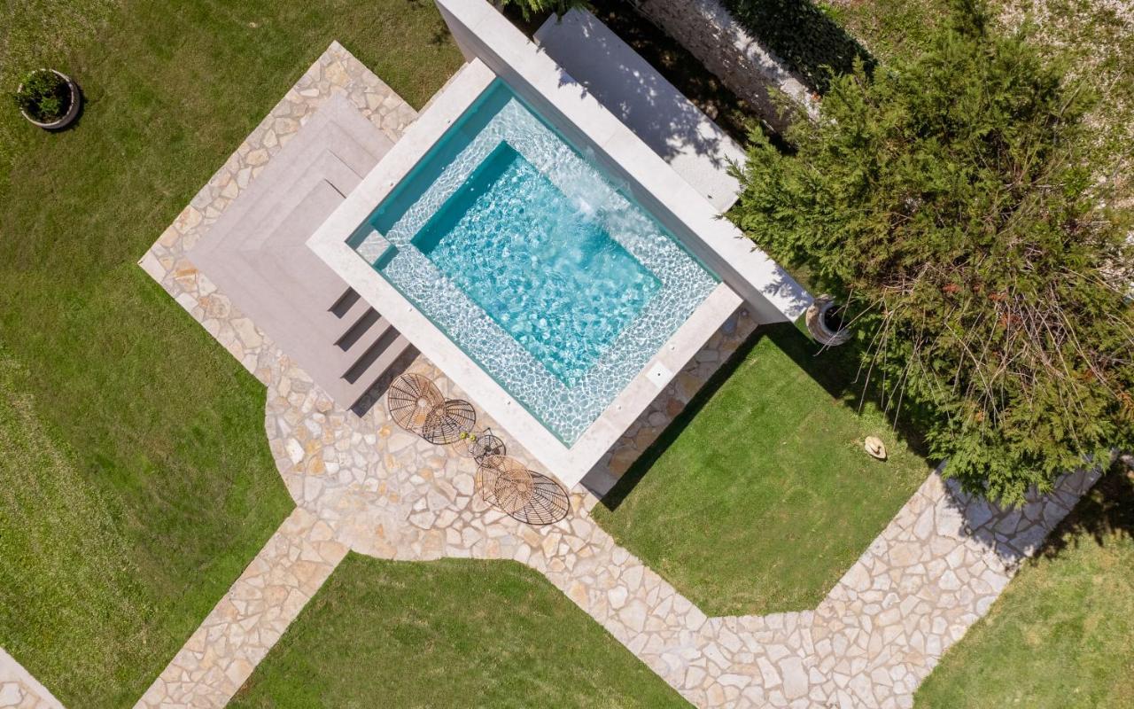 Amalthia Villa Mouzákion エクステリア 写真