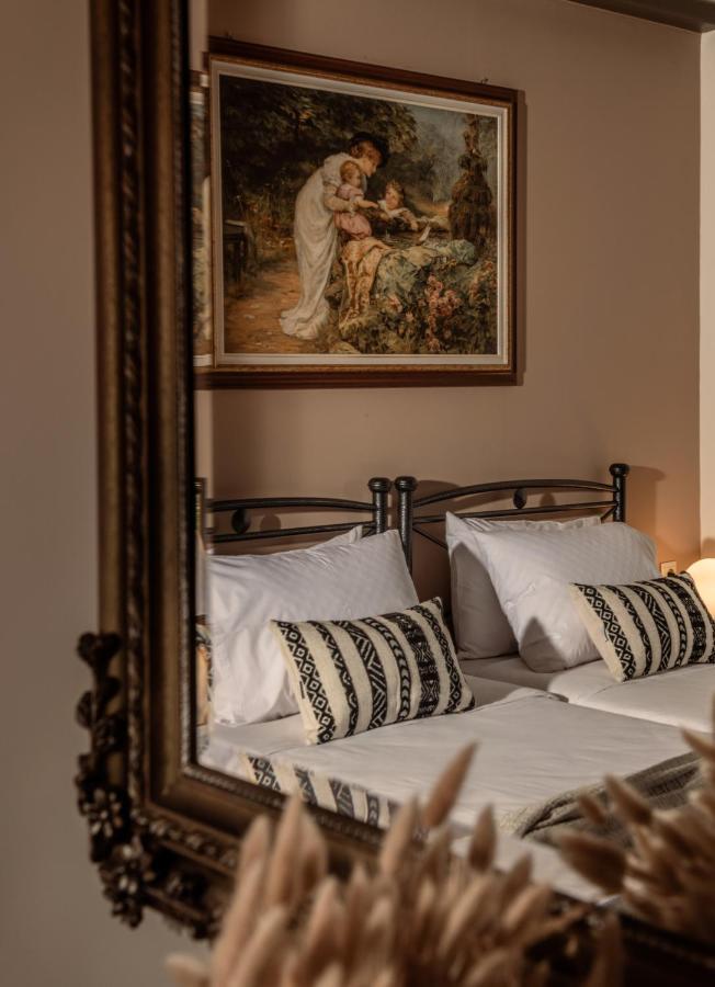 Amalthia Villa Mouzákion エクステリア 写真