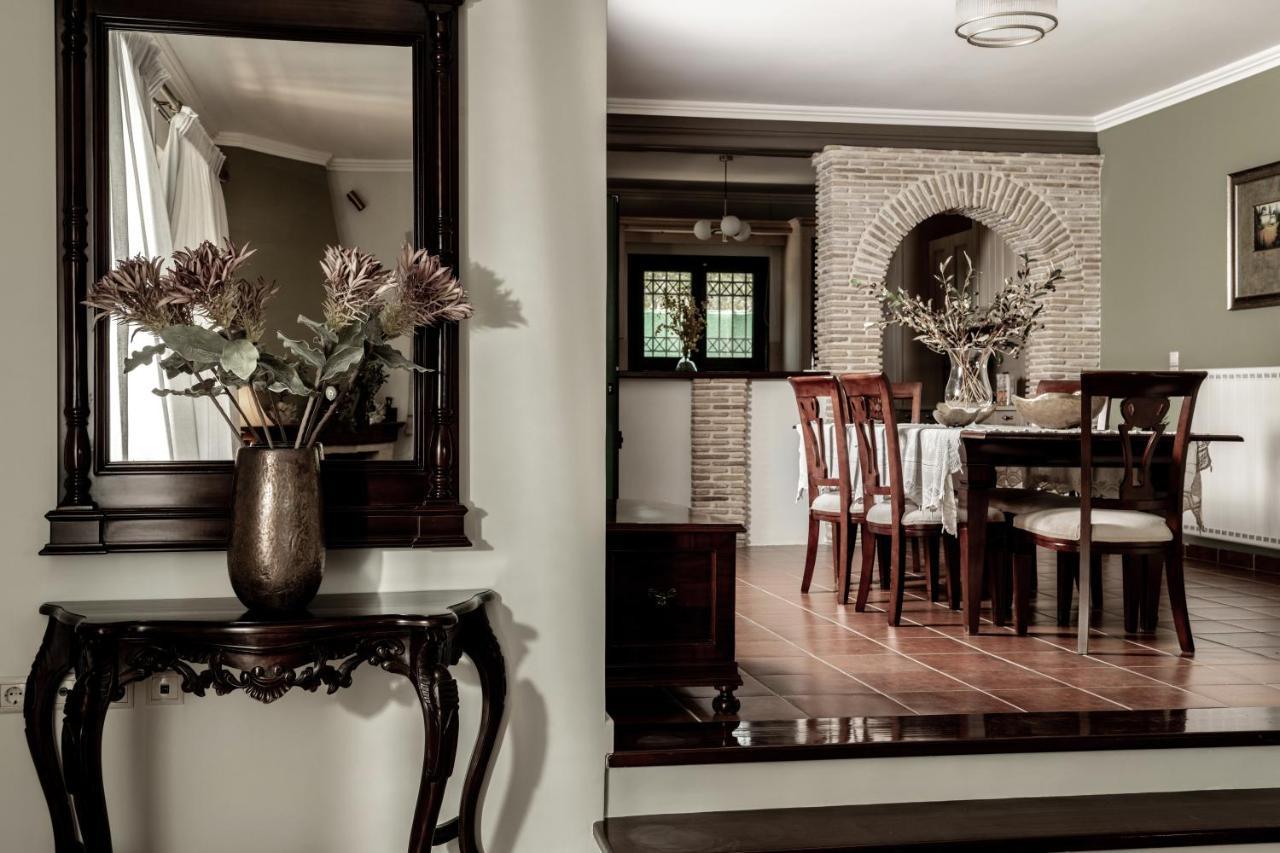 Amalthia Villa Mouzákion エクステリア 写真