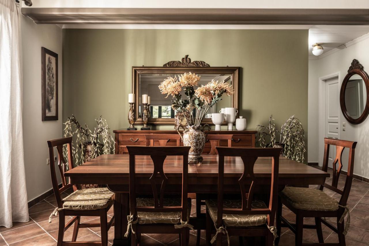 Amalthia Villa Mouzákion エクステリア 写真