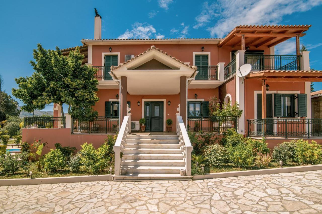Amalthia Villa Mouzákion エクステリア 写真