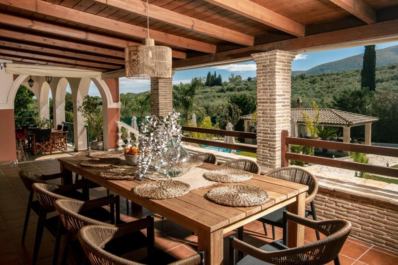 Amalthia Villa Mouzákion エクステリア 写真