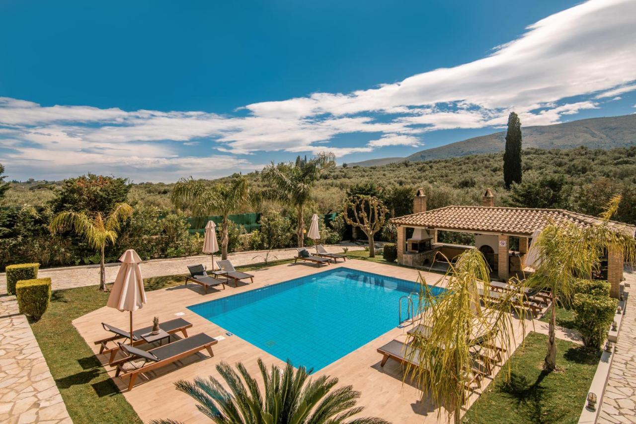 Amalthia Villa Mouzákion エクステリア 写真