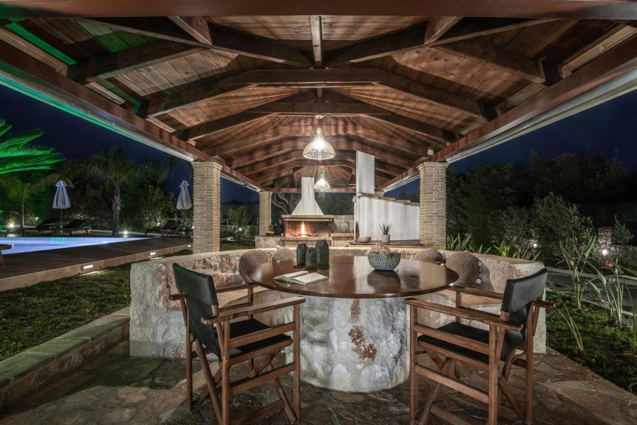Amalthia Villa Mouzákion エクステリア 写真