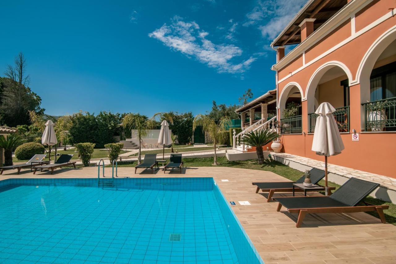 Amalthia Villa Mouzákion エクステリア 写真
