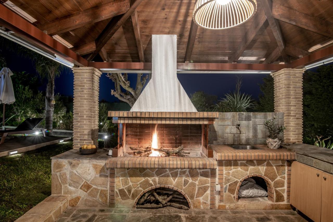 Amalthia Villa Mouzákion エクステリア 写真